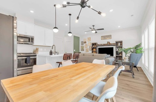 Spartanburg Villa | The Spartan Reserve | Luxury 3BR | Sleeps 10