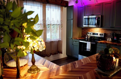 Concord Apartment | The Studio at Soulhouse: Est. 1922 - Walk to Downtown Concord