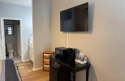 Sea Trail Apartment | The Suite at 125 Royal Postes Rd