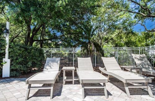 Pelican Bay House | The Sunny Side