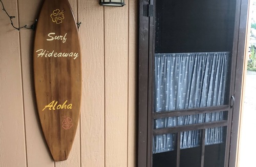 Historic Kailua Village Apartment | The Surf Hideaway is walking distance to everything Kona