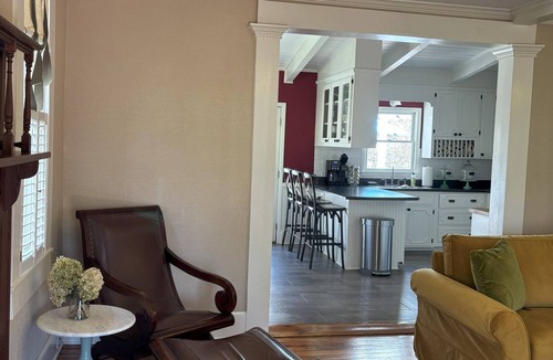 Demorest Apartment | The Tomlin House-Historic 1904 2BR- Hike-Wine-Dine in North GA Mountains