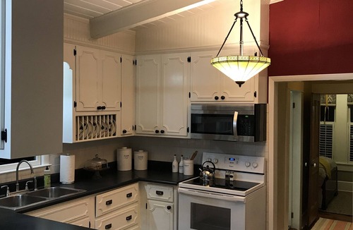 Demorest Apartment | The Tomlin House-Historic 1904 2BR- Hike-Wine-Dine in North GA Mountains