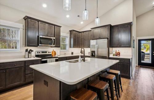 Harbinger House | The Turn at Kilmarlic - Kilmarlic Golf Club, Sits on 10th Tee, Water Park Nearby, YR Flex Stays