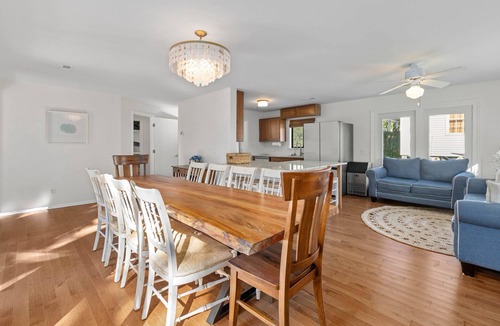 Edisto Island House | The Ugly Dolphin a Polished Home for 12