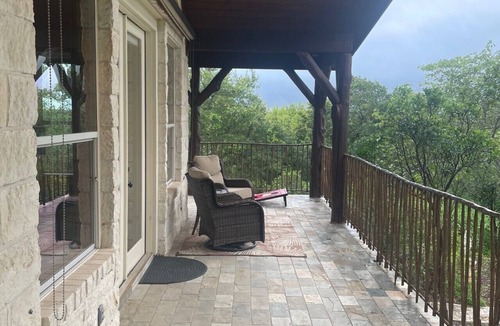 Buda Cottage | The Upper Room | 360° Patio Views & Elevated Hill Country Escape