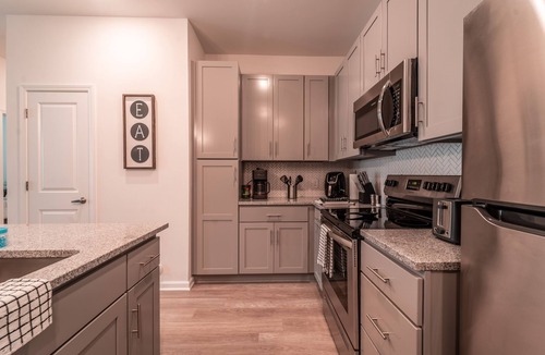 Midlothian Apartment | The Uptown - Chic1BR apt in the heart of Midlothian!