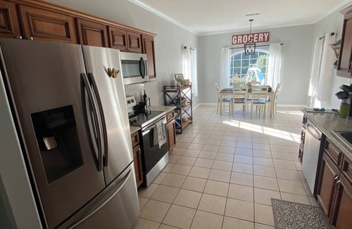 Cobb House | The West Nest on Lake Blackshear 4BR Pool, Outdoor Kitchen & Guest House
