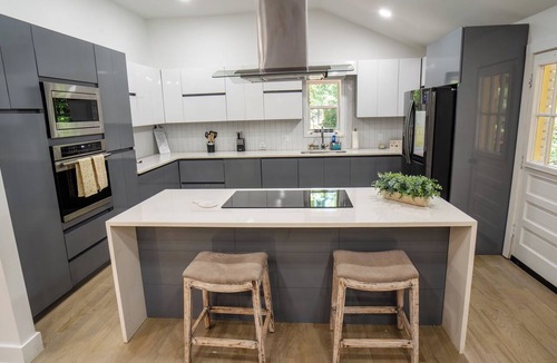 Brandon House | The White Brick Cottage located in Buckhead Area: Peaceful and Charming