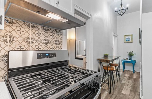 Wilmington Historic District Apartment | The Wright Room Historic & Downtown 4-minute Walk to Riverwalk VI.