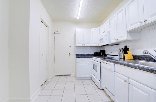Aurora Highlands Apartment | This Apt is Perfect For Business Trips or a Relaxing Vacation