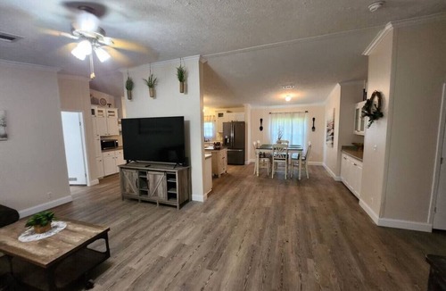Pine Grove House | Thomas House, spacious house in Tickfaw, LA
