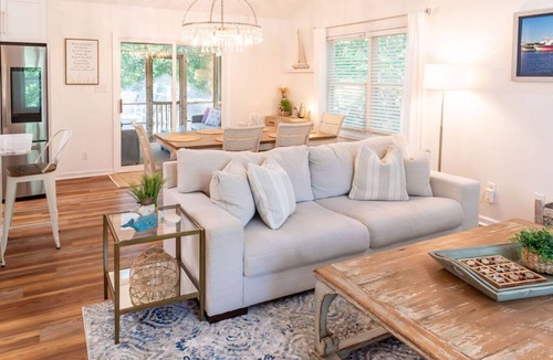 Pine Knoll Shores House | Three bedroom house on the SOBX with kayaks and Golf Cart— cruise to the beach!