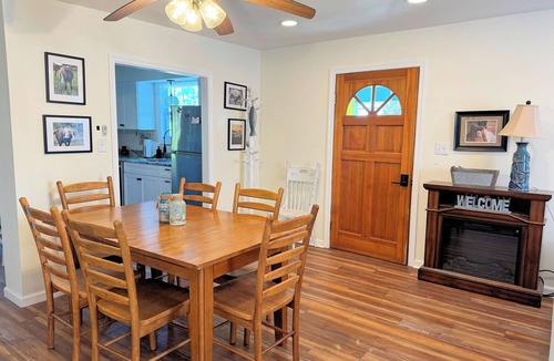 Deep Hole House | Three Pines- Screen Porch - Close to Town - Newly Renovated