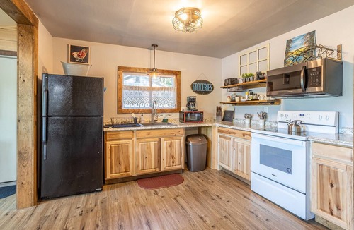 Matamoras Cabin | Three, Riverside, Cabins