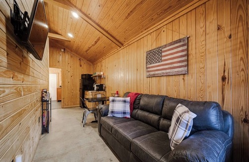 Amity Cabin | Timber Lodge Ranch - Studio 1