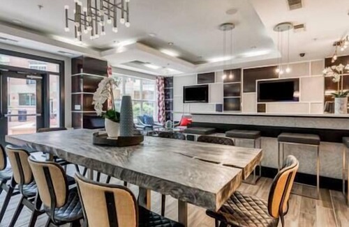 Old Town Alexandria Apartment | Time to Relax | Location | Old Town | 2 Bedrooms