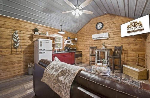 Ringold Cabin | Tiny Cabin! private back deck, outdoor fire pit, less than a mile to lake
