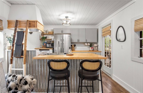 Point Washington Cottage | Tiny Home, Firepit, Dock Nearby