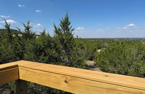 Copperas Cove Cabin | Tiny home in 10 acres with goats!