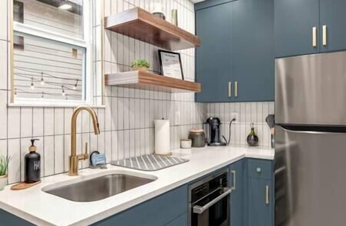 MLK House | Tiny House | Sleeps 4+Patio+Yard+King+Queen Bed