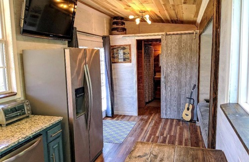 Pipe Creek Cabin | Tiny House with Amazing Views and Private Hiking Trails in Hill Country, Texas