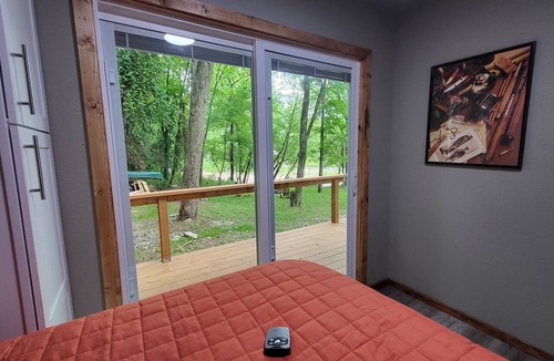 Anderson Cottage | ❤️ Tiny House with Creek Access ❤️