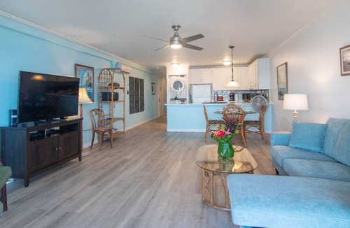 Kailua-Kona Condo | 🏖️Top Floor | Direct Ocean Front View | Air-Conditioned