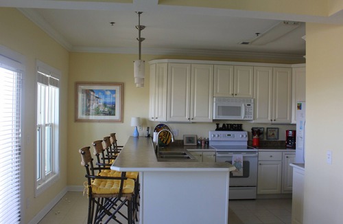 Ocean Isle Beach Villa | Top Floor/Ocean View! 4BR/4BA - Pet Friendly