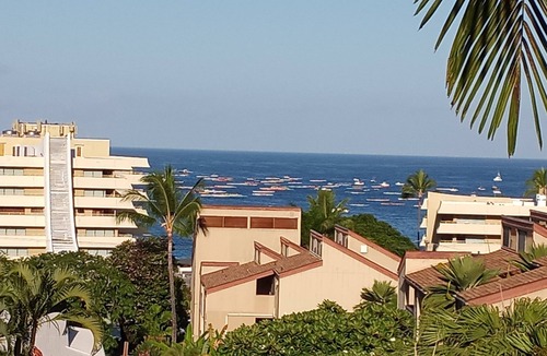 Historic Kailua Village Condo | Top level 1-bedroom condo with free WiFi and AC. South edge of Kailua-Kona town