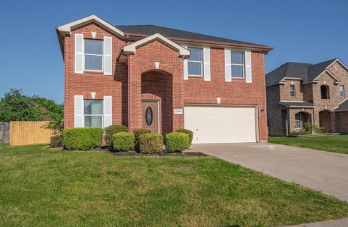 Grand Prairie House | Top-Notch 5BR 2,5BA Holiday Villa with Pool