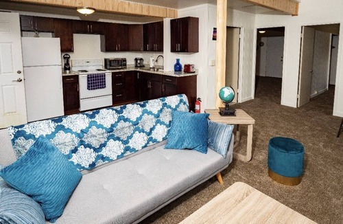 Kalihi Valley House | Top of the Hill. Honolulu 2 bedrooms beautiful Mountain View