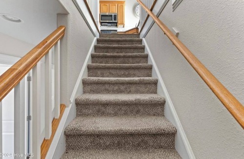 North Topsail Beach House | "Topsail Time" renovated oceanfront 4/bd & 3/bath