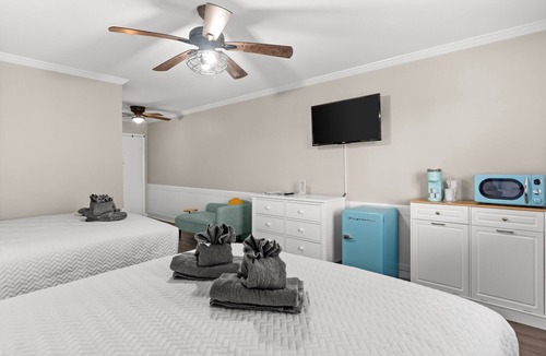Carolina Beach Hotel | Traditional Double Queen Room Hotel- 2 Pools, Near Beach/Boardwalk, No Pets