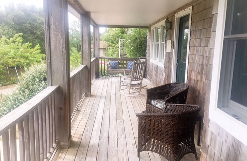 Nags Head House | Traditional Nags Head Cottage in the Heart of Nags Head