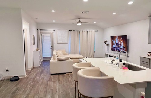 Clodine House | Tranquil 1-bedroom Room