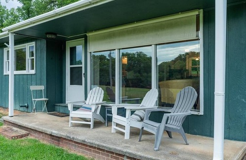 Mount Airy Cottage | Tranquil 2-bedroom cottage with AC in charming Mount Airy at Serre Vineyards