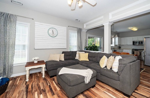 Northeast Raleigh House | Tranquil 3-bedroom house with Fenced Backyard