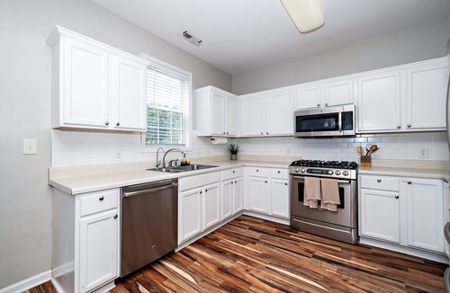 Northeast Raleigh House | Tranquil 3-bedroom house with Fenced Backyard