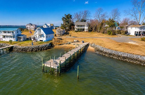 Morattico House | Tranquil 4-bedroom house with beautiful views in charming Lancaster