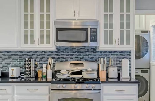 Alexandria West House | Tranquil 4BR Home w/Backyard, Near DC & Old Town