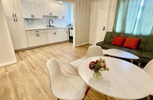 McCully - Moiliili Apartment | Tranquil Ground Floor Unit Central Honolulu w/AC