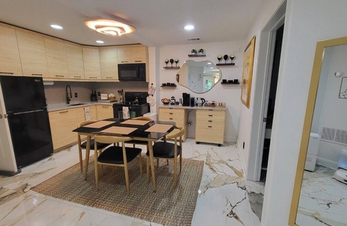 Suwanee House | Tranquil Oasis w/Firepit-Ambient-Lights-Stargazing Flexible Lease - Flex Leasing