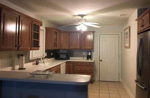 Charleston House | Tranquil retreat, 5 minute drive to Downtown, close to Folly Beach