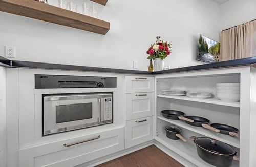 Waller Cabin | Tranquil Tiny Home Resort with Heated Pool & Goats near Houston, Hempstead Texas