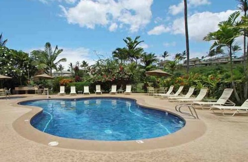 Wailea Condo | Treetop Studio 2nd floor, corner unit