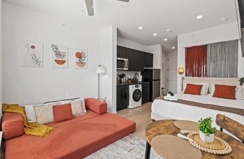 Oak Cliff Apartment | Trendy Bishop Arts Game Room, Gym and Yoga