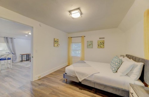 Columbia Apartment | Trim 1B 1BA in Gorgeous Columbia