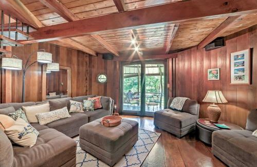 Keaau House | Tropical Cabana with Deck, Hot Tub and Lush Scenery!
