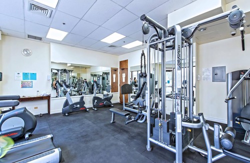 Ala Moana Apartment | Tropical Island Hawaii Waikiki